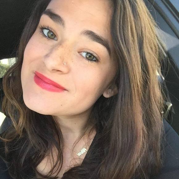 Meet your Posher, Paige - Picture 1 of 1